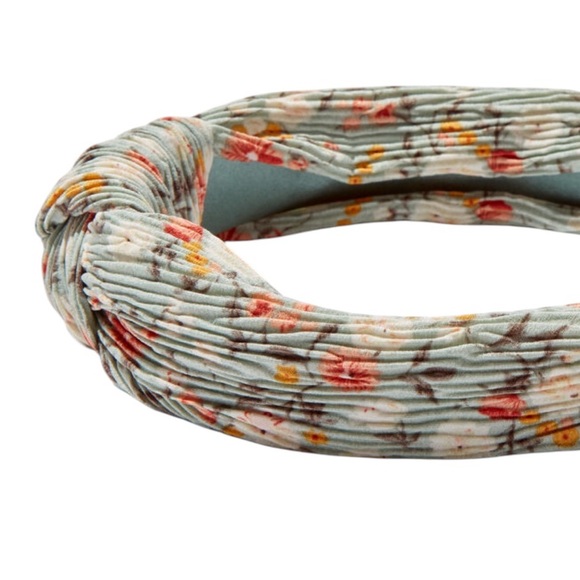 Pleated Green Floral Knotted Headband - Picture 2 of 2